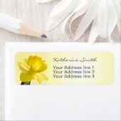 Étiquette Adresse de retour Jaune Daffodique photo et rayure (En situation)