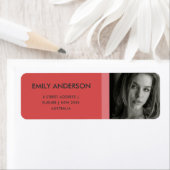 ÉTIQUETTE ADRESSE PHOTO PERSONNELLE ROUGE MODERNE (En situation)