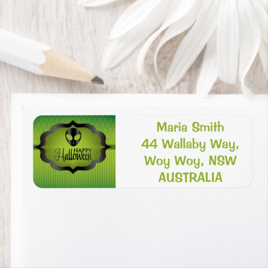 Étiquette Alien vert d'Halloween (En situation)