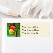 Étiquette Arbre de Noël à cônes rouges et jaunes (En situation)