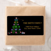 Étiquette Arbre de Noël décoratif avec Arrière - plan noir (En situation)