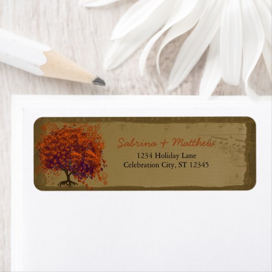 Étiquette Arbre feutré au coeur de Whimsical Orange & Plum s (En situation)