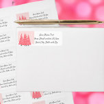 Étiquette Arbres de Noël roses modernes<br><div class="desc">Cette étiquette de retour de Noël est prête à être personnalisée avec votre propre texte. Un ensemble moderne de style abstrait,  composé d'arbres de Noël roses et blancs recouverts de neige sur un arrière - plan monochromatique rose,  est un joli tour pour vos cartes,  paquets et correspondance.</div>