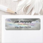 Étiquette Arc-en-ciel dans les nuages d'orage Adresse de ret (En situation)