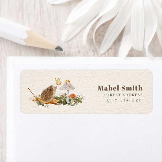 Étiquette Baby shower à papillon de champignons de Hérisson (En situation)