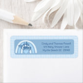 Étiquette Baby shower arc-en-ciel bleu (En situation)