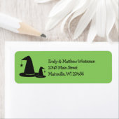 Étiquette Baby shower Casquette sorcière Halloween (En situation)