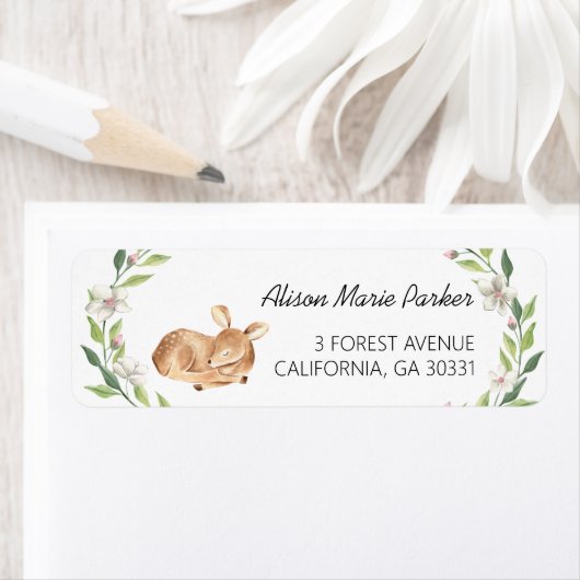 Étiquette Baby shower de verdure fleurie de cerfs de bois Re (En situation)