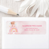 Étiquette Baby shower Teddy Bear Rainbow Girls (En situation)