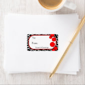 Étiquette Balises cadeaux Black White Geometry with Red Dots (En situation)