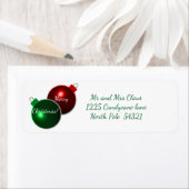 Étiquette Balles de Noël brillantes rouge et vert (En situation)