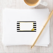 Étiquette Bande noire et pivoine d'or de Faux (En situation)