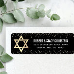 Étiquette Bat mitzvah Black Gold Parties scintillant Bold Ad<br><div class="desc">Soyez fier, réjouissez-vous et célébrez cette étape importante de votre Bat mitzvah préféré chaque fois que vous utilisez cette étiquette d'adresse de retour sophistiquée et personnalisée ! La typographie en blanc sans serif, une fausse étoile d'or de David et de minuscules points de parties scintillant en faux or confetti recouvrent...</div>