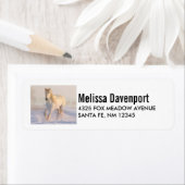 Étiquette Beau Cheval Blanc Galloping dans la neige (En situation)