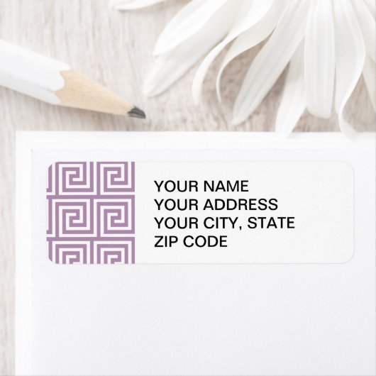 Étiquette Beautiful Lavender et White Greek Key Pattern (En situation)