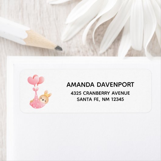 Étiquette Bébé mignon dans une couverture de coeur (En situation)