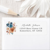 Étiquette Beige & Dusty Blue Floral Adresse de retour Label  (En situation)