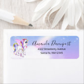 Étiquette Belle licorne avec Rainbow Mane & Tail (En situation)