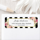 Étiquette Belles Fleurs Roses Classiques Blancs Noirs (En situation)