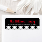 Étiquette Black and White Plaid Christmas Adresse de retour (En situation)