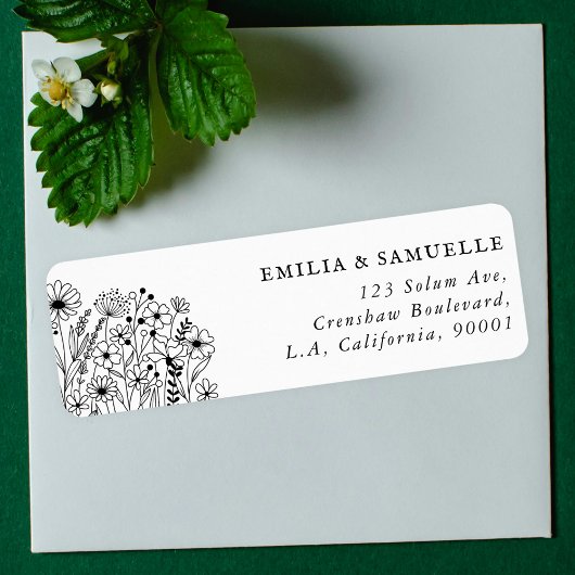 Étiquette Black Hand Drawn Wildflowers Rustic Return Address