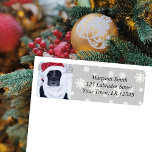 Étiquette Black Labrador Christmas Snow Return<br><div class="desc">Black Labrador Retriever Adresse de retour Étiquettes pour la saison des Fêtes. Labrador Retriever Peinture de Naomi Ochiai. Aimez-vous un Black Lab Père Noël ? C'est un tableau distingué de Black Labrador pour Noël. Vous pouvez customiser du texte.</div>