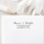 Étiquette Black White Merry Bright Christmas Retourner l'adr<br><div class="desc">Une machine à écrire élégante et minimaliste adresse de Noël retour étiquettes. Cela a un script noir de joyeux & lumineux Avec simple étiquette de adresse propre modifiable avec nom de famille.</div>