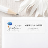 Étiquette Blue Modern Script Graduation Adresse de retour (En situation)