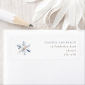 Étiquette Blue Snowflake Winter Wedding Return Address (En situation)