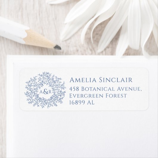 Étiquette Blue white leaves wedding return address (En situation)