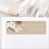 Étiquette Boho Beige Modern Floral Mariage Retour Adresse (En situation)
