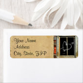 Étiquette Bois de grange rustique avec Graffiti Anniversaire (En situation)