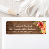 Étiquette Bois rustique Feuilles d'automne rouge or Floral (En situation)