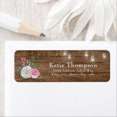 Étiquette Bois rustique, lumières florales et à cordes adres (En situation)