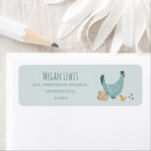 Étiquette Boys Cute Blue Farm Baby shower de poulet (En situation)