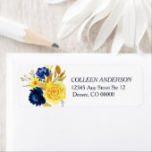 Étiquette Bright Gold Navy Blue Floral (En situation)