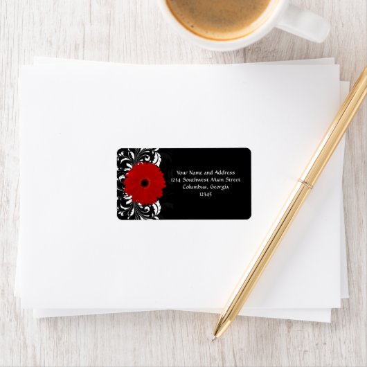 Étiquette Bright Red Gerbera Daisy on Black (En situation)