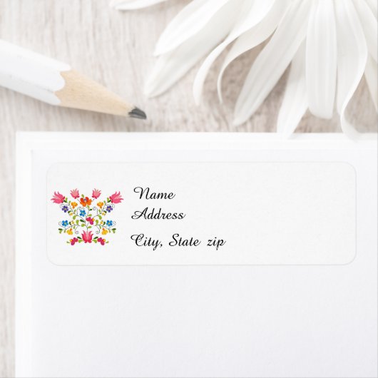 Étiquette Broderie florale (En situation)