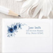 Étiquette BRUNCH & BUBBLY Fête des mariées florale bleue (En situation)