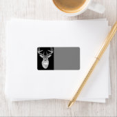 Étiquette Buck sur noir design White Tail Deer (En situation)