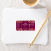 Étiquette Burgundy & gold foil damask dropper bottle label (En situation)
