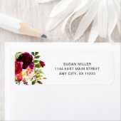 Étiquette Burgundy Marsala Floral mariage adresse de retour (En situation)