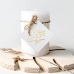 Étiquette-cadeau Mariage de monogramme de script surdimensionné<br><div class="desc">Une belle typographie à base de design de marque de mariage avec vos initiales en écriture de feuille d'or surdimensionnée. Entrez vos initiales,  puis utilisez l'outil de conception pour ajuster la taille et la position pour créer votre propre monogramme personnalisé.</div>