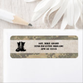 Étiquette Camouflage militaire avec des bottes de combat de (En situation)