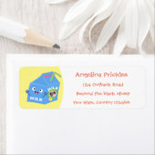 Étiquette Caricature en carton de lait joyeux (En situation)