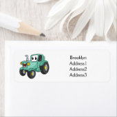 Étiquette Caricature joli tracteur vert joyeux (En situation)