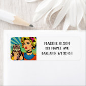 Étiquette Cartoon Comic Pop Art Femmes tenant un chat (En situation)