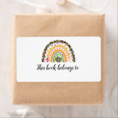 Étiquette Ce Livre Appartient À Rainbow Moderne (En situation)