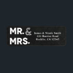 Étiquette Chalkboard Chalk M. & Mme Mariage Fiançailles<br><div class="desc">Customisez avec n'importe quel texte. Éléments correspondants disponibles.</div>