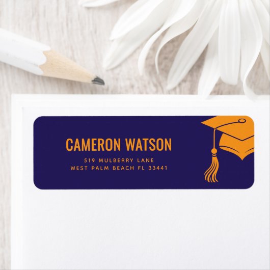 Étiquette Chapeau de remise de diplôme moderne personnalisé (En situation)
